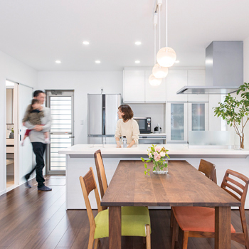 サンクスホーム 【津の事例】シンプルモダンで広々ＬＤＫの平屋。「ムダのない間取りのおかげでお掃除がラクになりました」の建築実例画像4