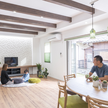 サンクスホーム 【津の実例×1000万円台】モデルハウスを参考にして家事＆子育てがラク♪「散らかりにくいのも嬉しいです」の建築実例画像1