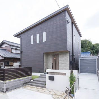 サンクスホーム 【津の実例×1000万円台】モデルハウスを参考にして家事＆子育てがラク♪「散らかりにくいのも嬉しいです」の建築実例画像2