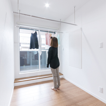 サンクスホーム 【津の実例×1000万円台】モデルハウスを参考にして家事＆子育てがラク♪「散らかりにくいのも嬉しいです」の建築実例画像6