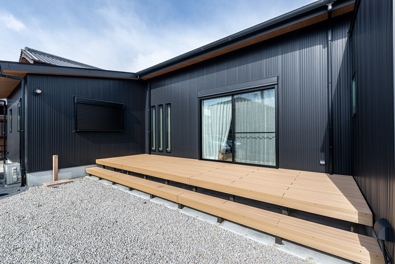 サンクスホーム 【3000万円台×平屋｜間取り図有】ウッドデッキにスキップフロア。リビングからワクワクが広がる住まいの建築実例画像3