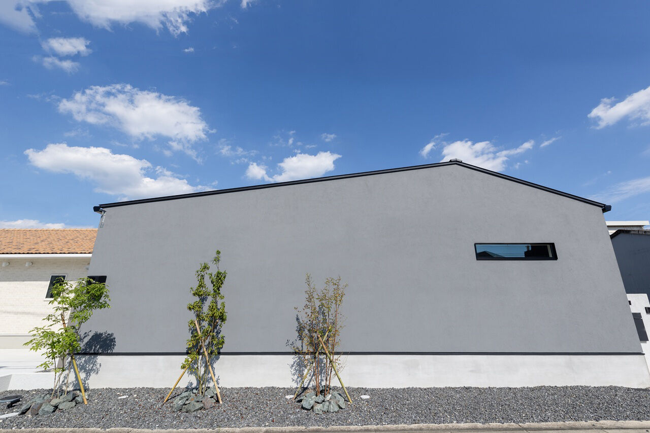 サンクスホーム 【2000万円台×平屋｜間取り図有】いつか見た伊勢の酒蔵をイメージした開放的で落ち着いた住まいの建築実例画像1