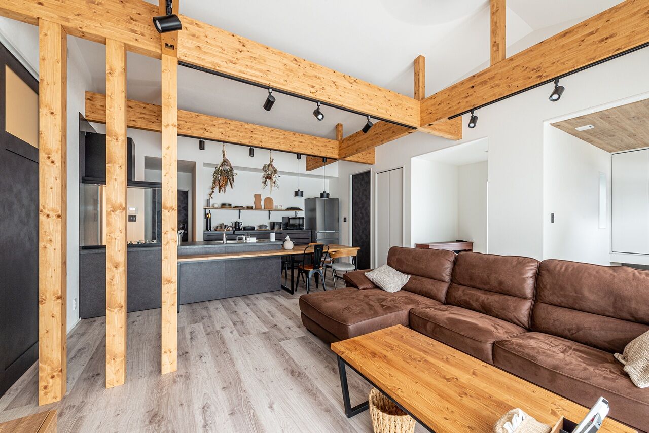 サンクスホーム 【2000万円台×平屋｜間取り図有】いつか見た伊勢の酒蔵をイメージした開放的で落ち着いた住まいの建築実例画像2