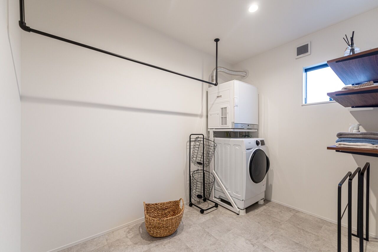 サンクスホーム 【2000万円台×平屋｜間取り図有】いつか見た伊勢の酒蔵をイメージした開放的で落ち着いた住まいの建築実例画像8