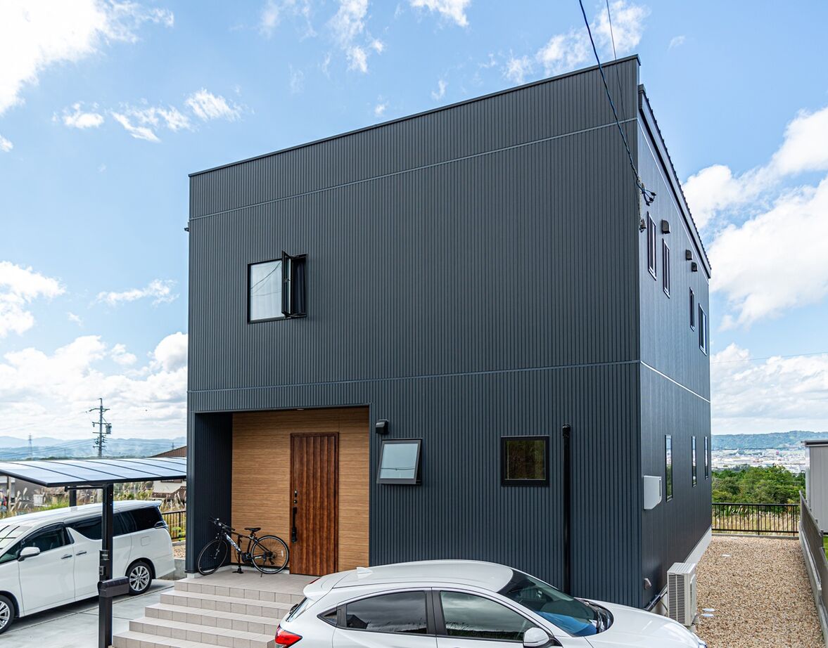 サンクスホーム 【2000万円台×吹抜け｜間取り図有】日々変わっていく家族のライフスタイルにぴったりとフィットする住まいの建築実例画像1