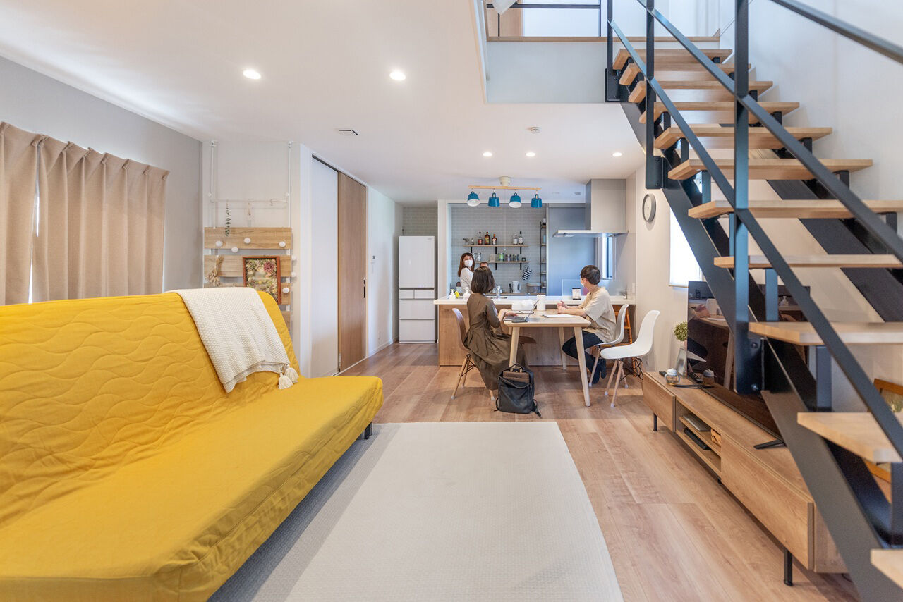 サンクスホーム 【2000万円台×吹抜け｜間取り図有】日々変わっていく家族のライフスタイルにぴったりとフィットする住まいの建築実例画像2