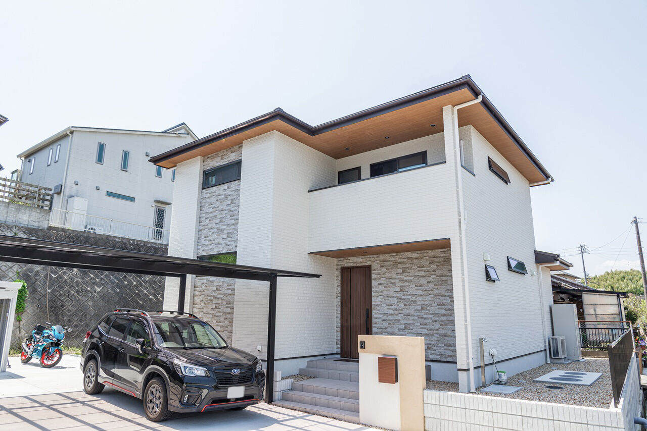 サンクスホーム 【2000万円台×ペット｜間取り図有】25帖を超える広々リビングが自慢。趣味を思う存分楽しめる住まいの建築実例画像1