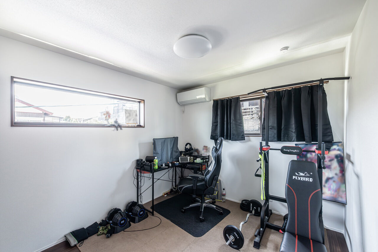 サンクスホーム 【2000万円台×ペット｜間取り図有】25帖を超える広々リビングが自慢。趣味を思う存分楽しめる住まいの建築実例画像8