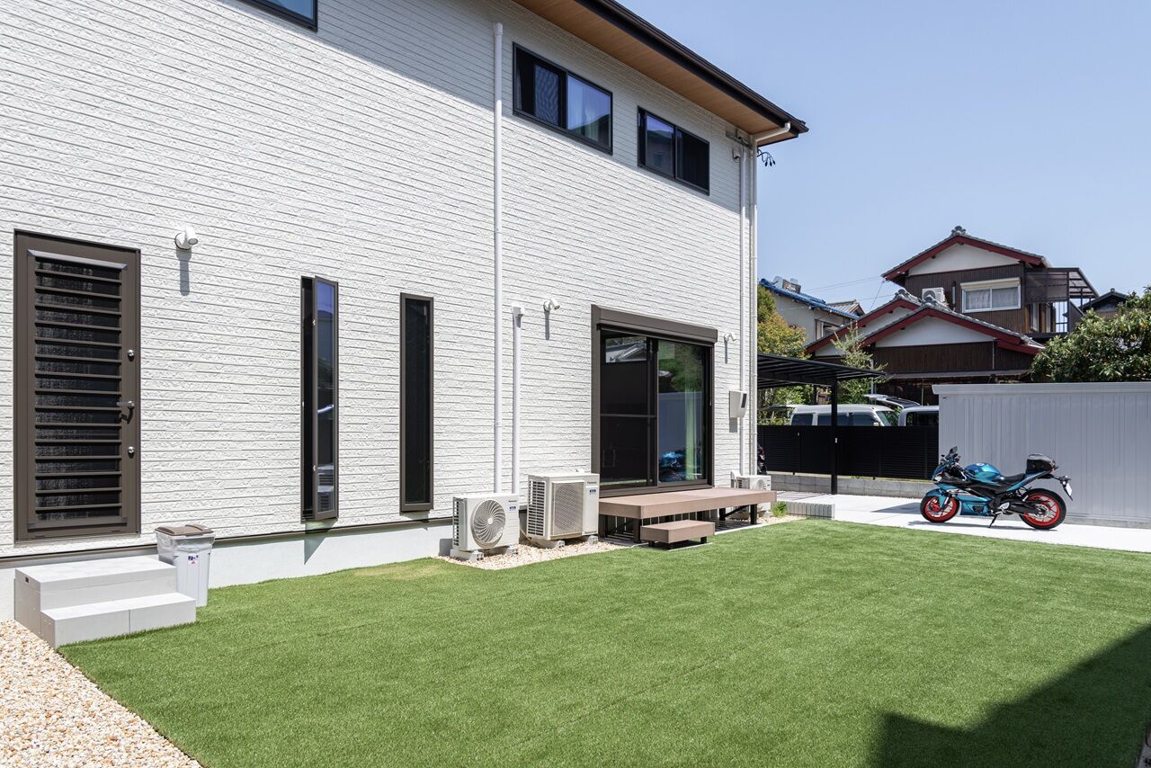 サンクスホーム 【2000万円台×ペット｜間取り図有】25帖を超える広々リビングが自慢。趣味を思う存分楽しめる住まいの建築実例画像10