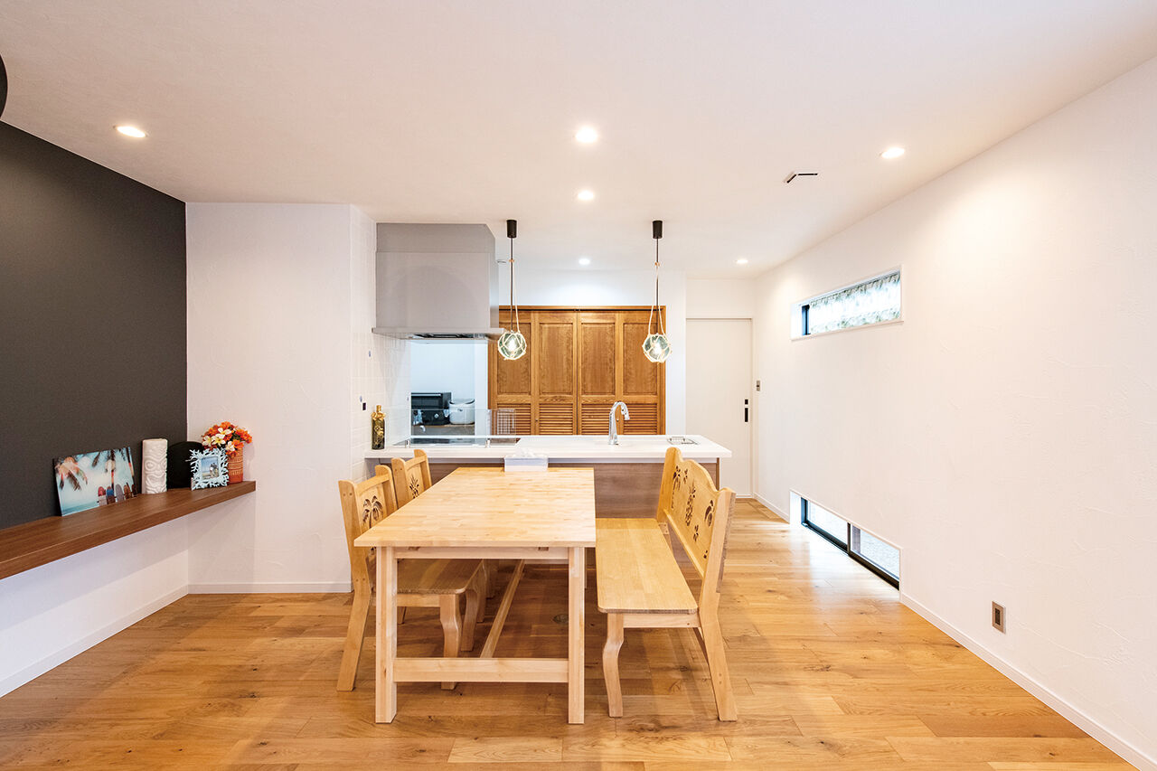 サンクスホーム 【平屋×ガレージ×2365万円｜間取り図有】アウトドア好きな家族が選んだ、薪ストーブのあるロフト付き平屋の建築実例画像5