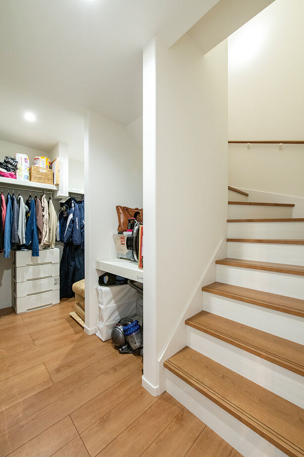 サンクスホーム 【平屋×ガレージ×2365万円｜間取り図有】アウトドア好きな家族が選んだ、薪ストーブのあるロフト付き平屋の建築実例画像10