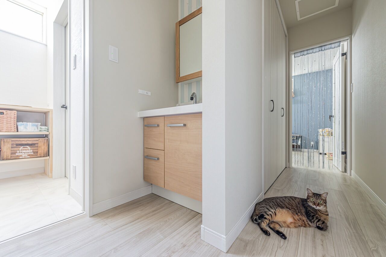 サンクスホーム 【1000万円台×平屋｜間取り図有】2匹の猫とのびのび暮らす、北欧テイストのミニマムな平屋の建築実例画像7