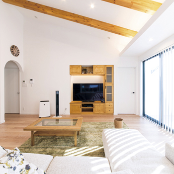 サンクスホーム 【伊勢の実例】インナーガレージ、開放感いっぱいのＬＤＫが自慢の平屋。「モデルハウスを参考にしました」の建築実例画像5