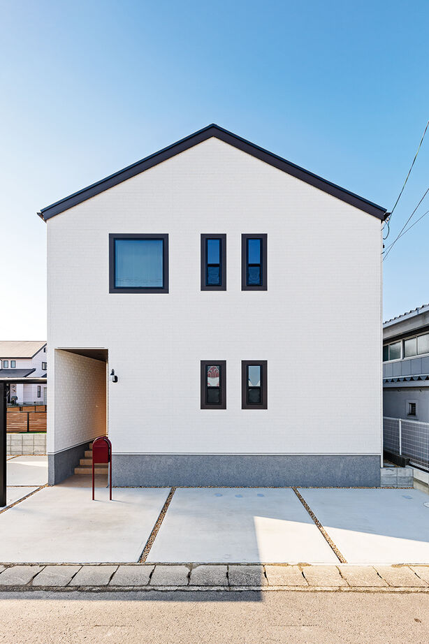 サンクスホーム 【鈴鹿の実例｜間取り図有】「おはよう」「ただいま」を起点に考えた動線で暮らしやすい！北欧風の可愛い家の建築実例画像2