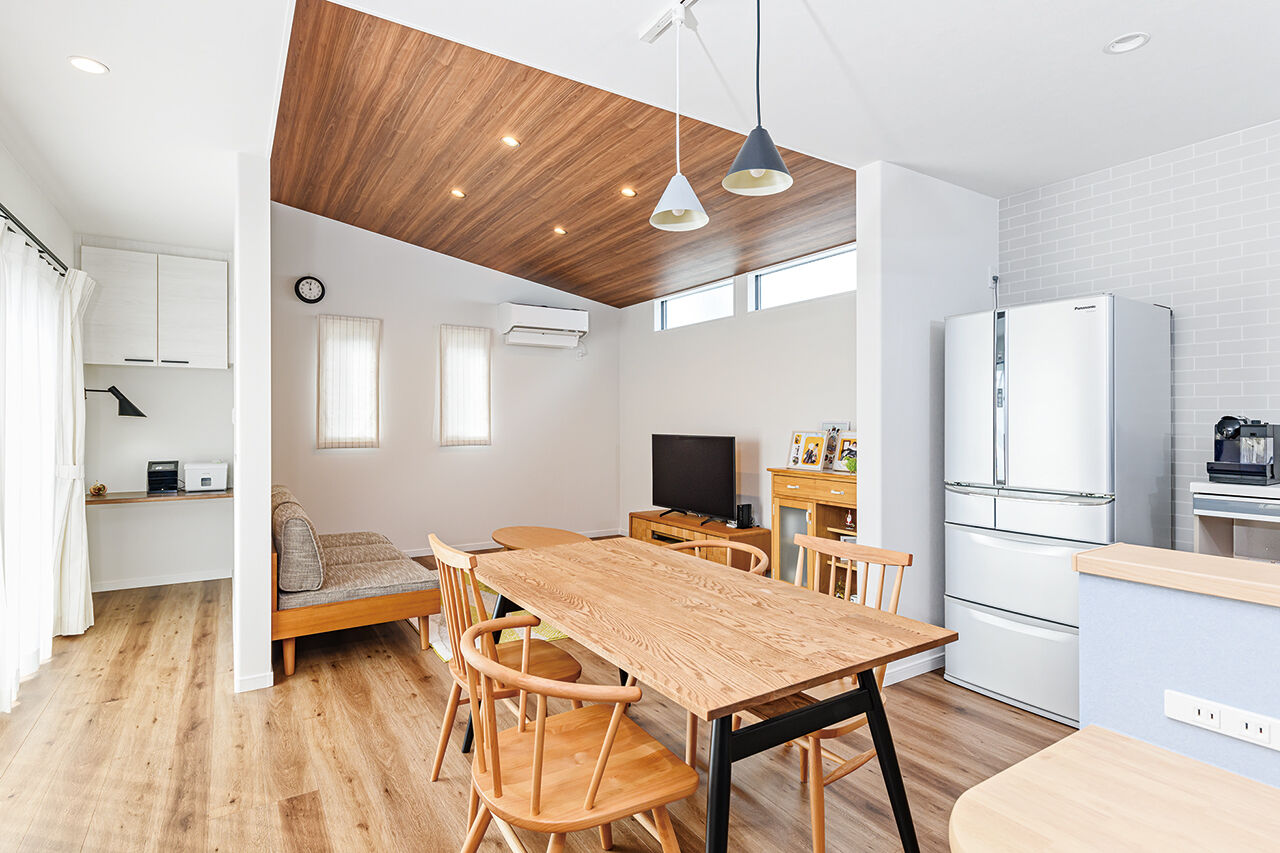 サンクスホーム 【鈴鹿の実例｜間取り図有】「おはよう」「ただいま」を起点に考えた動線で暮らしやすい！北欧風の可愛い家の建築実例画像3