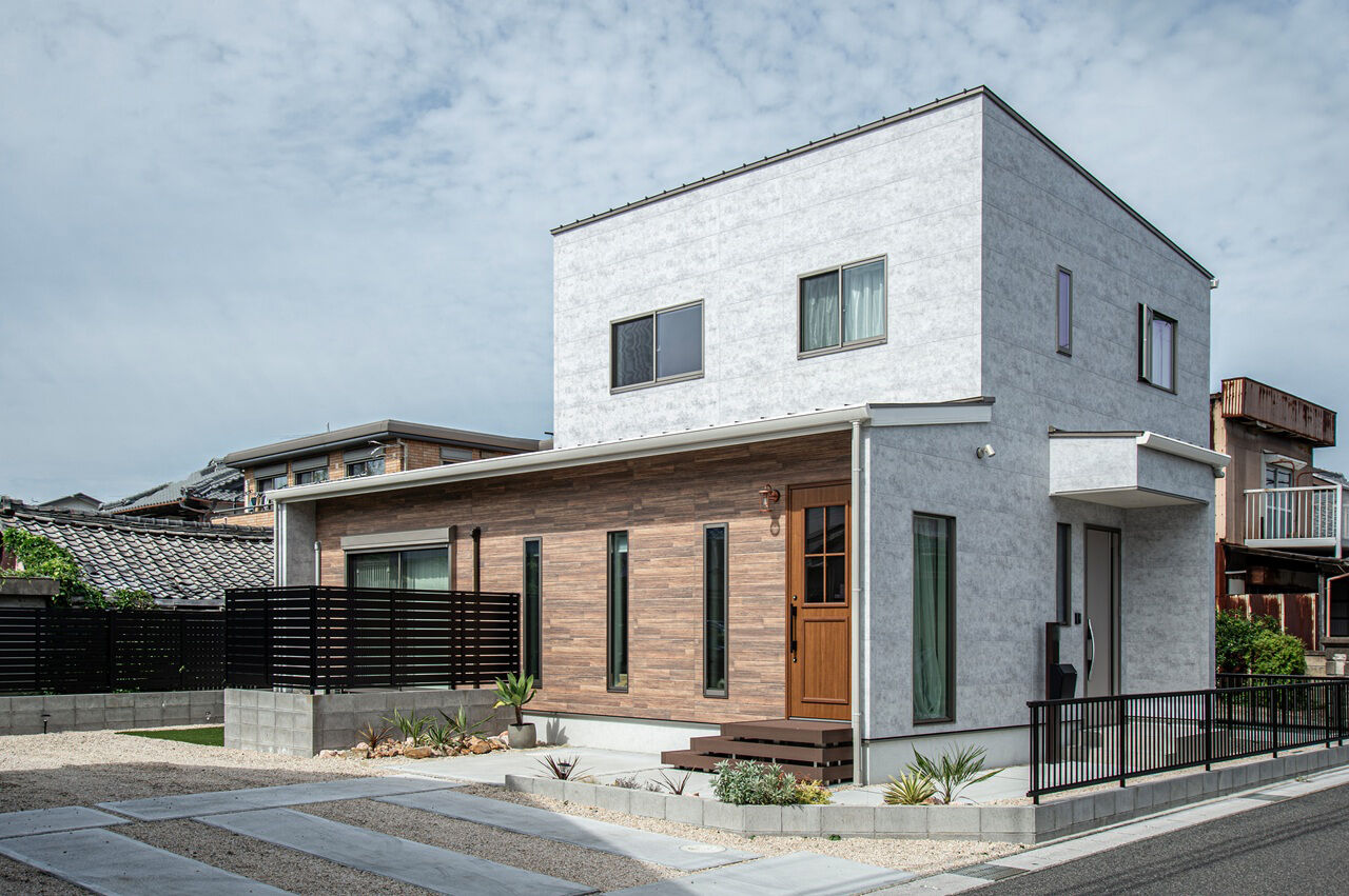 サンクスホーム 【2000万円台×店舗併用住宅｜間取り図有】ご夫人の夢を叶えたサロン併設の住まいの建築実例画像1