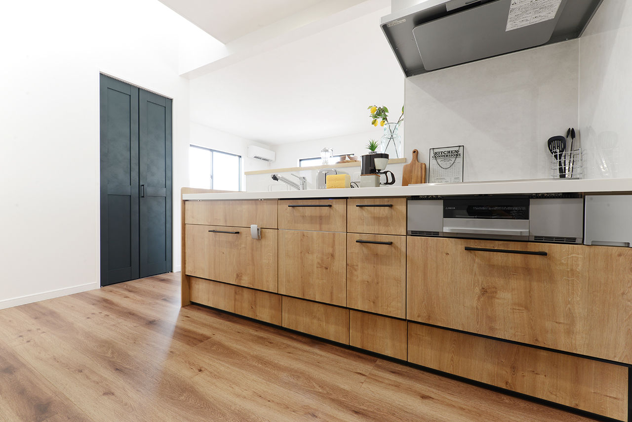 サンクスホーム 【1000万円台｜間取り図有】遊びも在宅ワークも。使い方、無限大！ガレージのあるシンプルな3階建てハウスの建築実例画像5