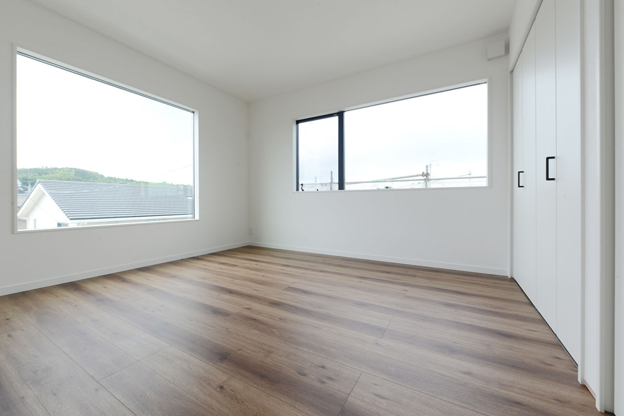 サンクスホーム 【1000万円台｜間取り図有】遊びも在宅ワークも。使い方、無限大！ガレージのあるシンプルな3階建てハウスの建築実例画像7