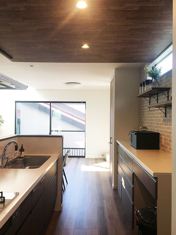 サンクスホーム 【2000万円台×ガレージ｜間取り図有】敷地35坪に遊びゴコロを詰め込んだ、ヴィンテージなガレージハウスの建築実例画像8