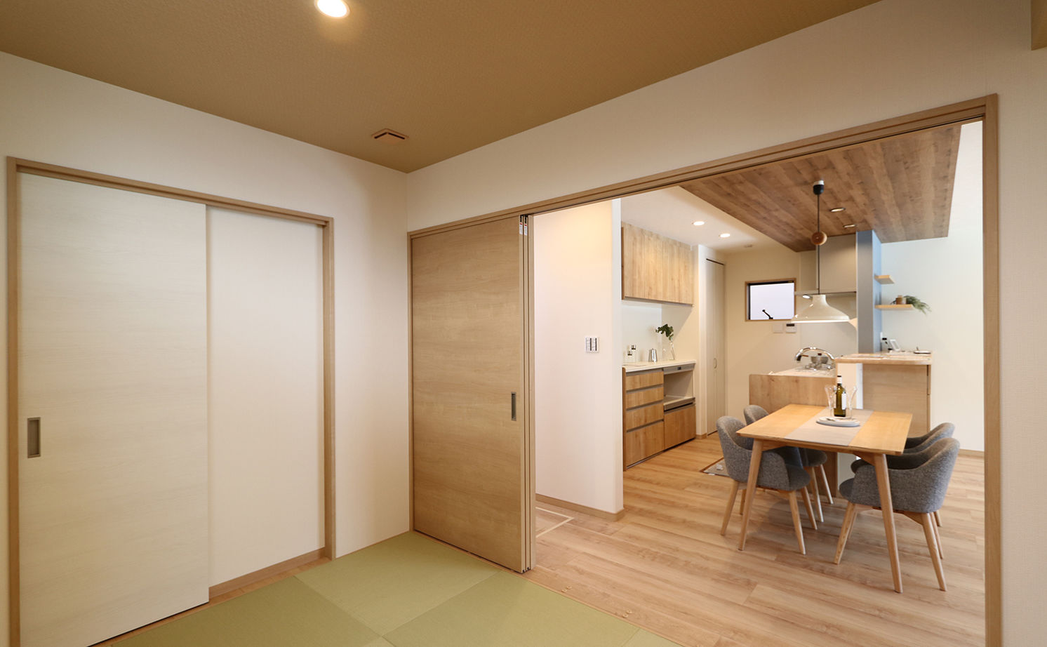 サンクスホーム 【2000万円台×ホテルライク｜間取り図有】和モダンをテーマに、旅先のようにくつろげる家をデザインの建築実例画像5