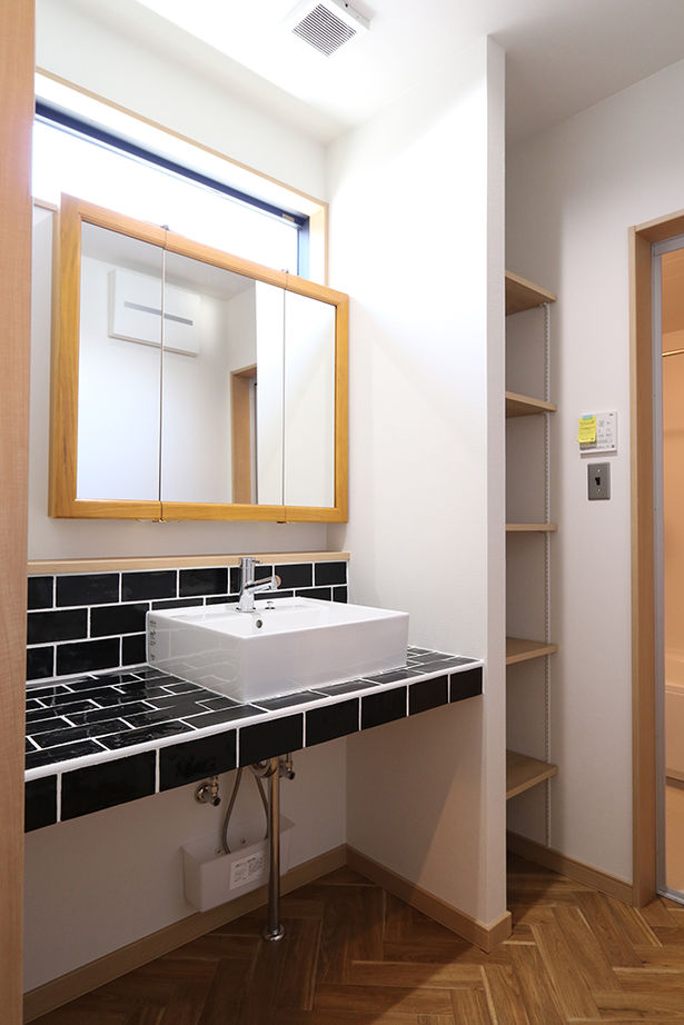 サンクスホーム 【2000万円台×コの字｜間取り図有】延床29坪でも開放感たっぷり！外と緩やかにつながるアメリカンハウスの建築実例画像8