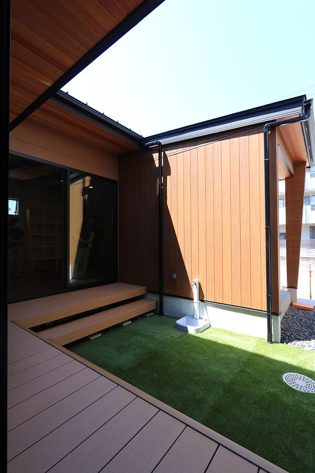 サンクスホーム 【2000万円台×コの字｜間取り図有】延床29坪でも開放感たっぷり！外と緩やかにつながるアメリカンハウスの建築実例画像14