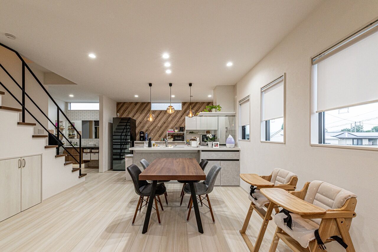 サンクスホーム 【2000万円台×中庭｜間取り図有】子育てがラクになる動線を取り入れたカフェ風の住まいの建築実例画像2