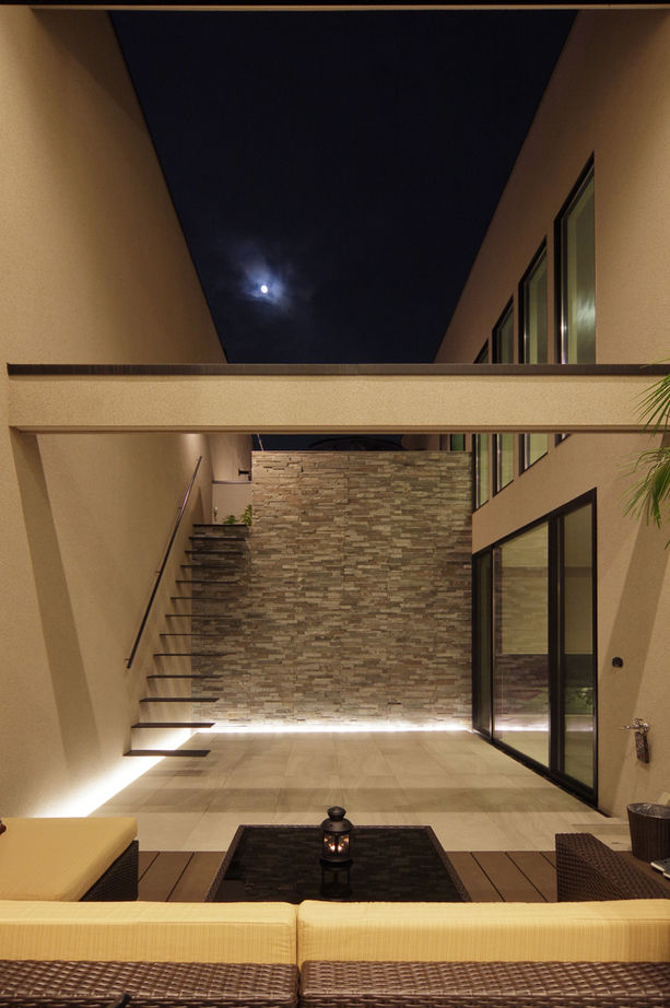 ビー・エル・ビルド　ビルド一級建築士事務所 【2000万円台/43.8坪/中庭/吹き抜け/動線/間取り図】愛車2台を美しく照らす縦長なビルトインガレージの家の建築実例画像3