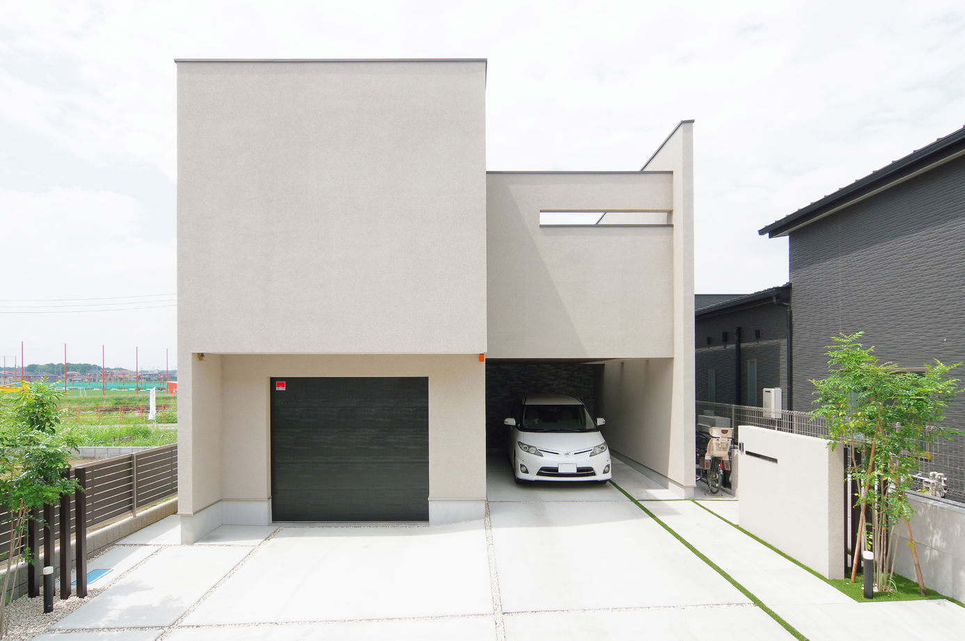 ビー・エル・ビルド　ビルド一級建築士事務所 【2000万円台/43.8坪/中庭/吹き抜け/動線/間取り図】愛車2台を美しく照らす縦長なビルトインガレージの家の建築実例画像11