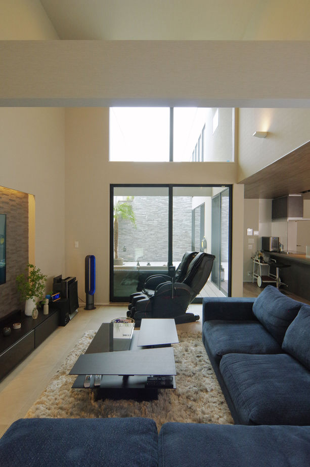 ビー・エル・ビルド　ビルド一級建築士事務所 【2000万円台/43.8坪/中庭/吹き抜け/動線/間取り図】愛車2台を美しく照らす縦長なビルトインガレージの家の建築実例画像17