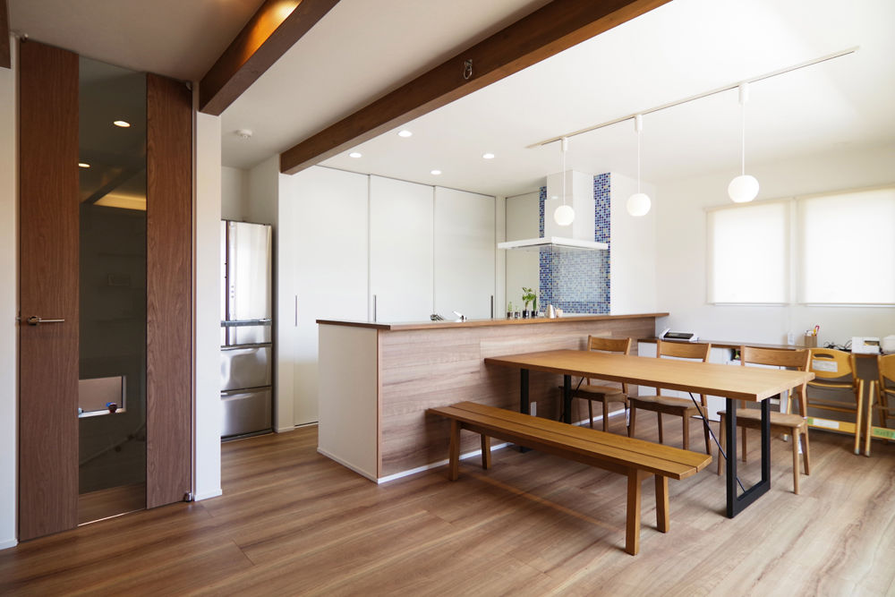 ビー・エル・ビルド　ビルド一級建築士事務所 【3000万円台/48.5坪/造作/間取り図】2方向から車3台をそれぞれ格納できる3階建てビルトインガレージハウスの建築実例画像6