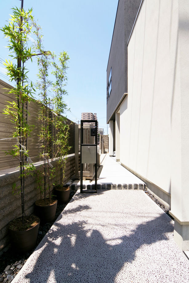 ビー・エル・ビルド　ビルド一級建築士事務所 【3000万円台/48.5坪/造作/間取り図】2方向から車3台をそれぞれ格納できる3階建てビルトインガレージハウスの建築実例画像17