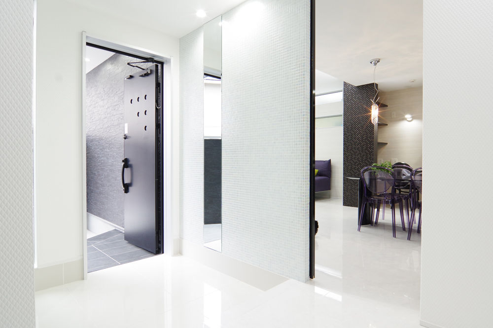 ビー・エル・ビルド　ビルド一級建築士事務所 【2000万円台/45.3坪/車3台/土地探し/間取り図】趣味の部屋から眺めるビルトインガレージ。ALC壁で建てる家の建築実例画像7