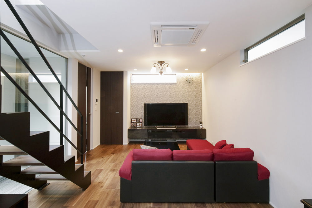 ビー・エル・ビルド　ビルド一級建築士事務所 【1000万円台/25坪/中庭/間取り図】車2台を並列駐車できるビルトインガレージハウス。家族が繋がる明るい家の建築実例画像3