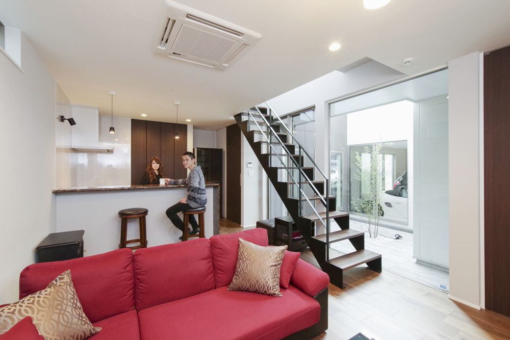 ビー・エル・ビルド　ビルド一級建築士事務所 【1000万円台/25坪/中庭/間取り図】車2台を並列駐車できるビルトインガレージハウス。家族が繋がる明るい家の建築実例画像4