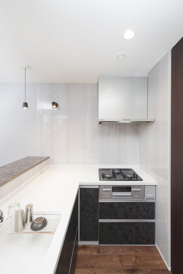 ビー・エル・ビルド　ビルド一級建築士事務所 【1000万円台/25坪/中庭/間取り図】車2台を並列駐車できるビルトインガレージハウス。家族が繋がる明るい家の建築実例画像10