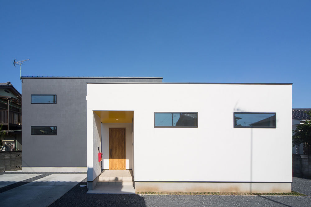 ビー・エル・ビルド　ビルド一級建築士事務所 【2000万円台/31.4坪/平屋/間取り図】家族が集まる居心地いいリビング。中庭を囲む設計の四角い平屋住宅の建築実例画像2