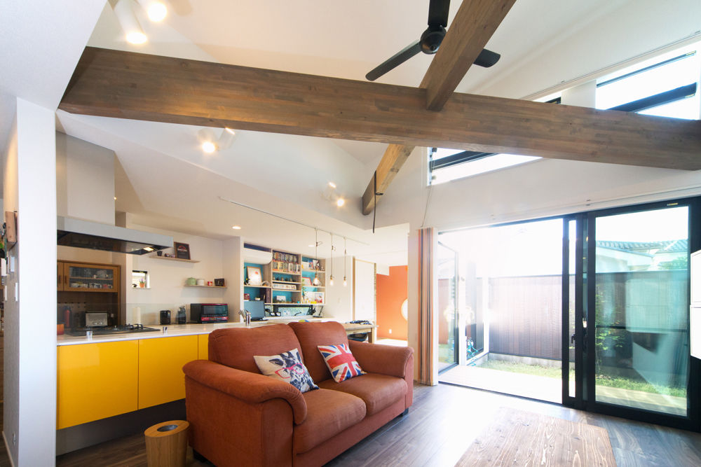 ビー・エル・ビルド　ビルド一級建築士事務所 【2000万円台/31.4坪/平屋/間取り図】家族が集まる居心地いいリビング。中庭を囲む設計の四角い平屋住宅の建築実例画像3