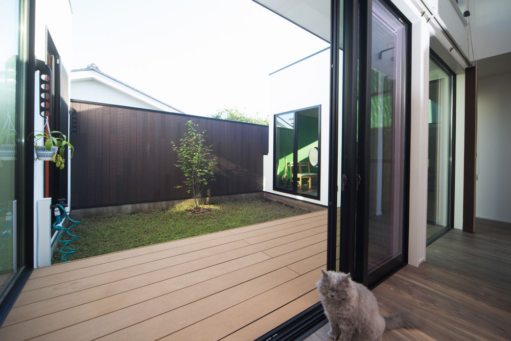 ビー・エル・ビルド　ビルド一級建築士事務所 【2000万円台/31.4坪/平屋/間取り図】家族が集まる居心地いいリビング。中庭を囲む設計の四角い平屋住宅の建築実例画像7