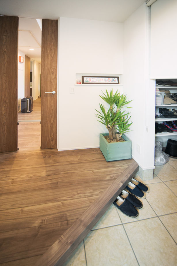 ビー・エル・ビルド　ビルド一級建築士事務所 【2000万円台/31.4坪/平屋/間取り図】家族が集まる居心地いいリビング。中庭を囲む設計の四角い平屋住宅の建築実例画像8