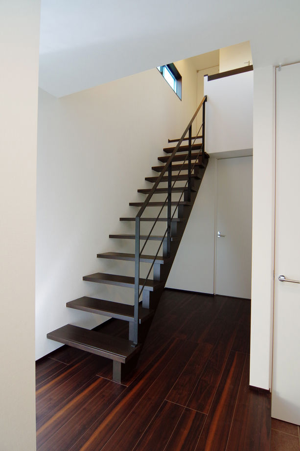 ビー・エル・ビルド　ビルド一級建築士事務所 【3000万円台/41.1坪/吹き抜け/店舗併用住宅】美容室も居住空間もリラックスできる自慢のキューブ型の家の建築実例画像8