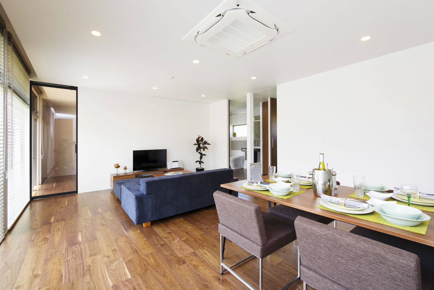 ビー・エル・ビルド　ビルド一級建築士事務所 【平屋のガレージハウス/1000万円台/間取り図】男の憧れを凝縮したシンプルで開放感あるビルトインガレージの建築実例画像8