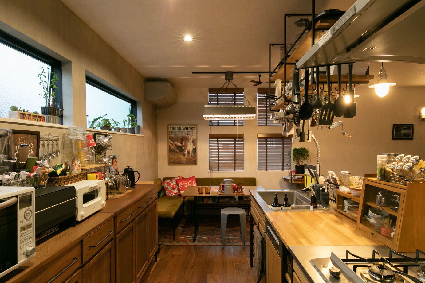 ビー・エル・ビルド　ビルド一級建築士事務所 【3000万円台/55坪/ガレージハウス/防音室】アメリカンヴィンテージな倉庫を体現する愛車と音楽を楽しむ家の建築実例画像6