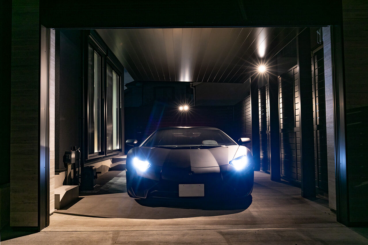 ビー・エル・ビルド　ビルド一級建築士事務所 【4000万円以上/53.9坪/カーポート/屋外ガレージ/間取り図】素材を活かしデザインした高級感漂う重厚な家の建築実例画像3