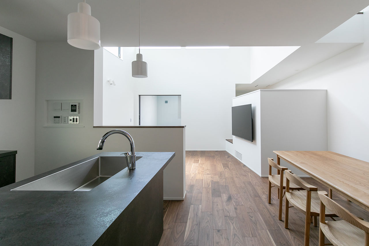 ビー・エル・ビルド　ビルド一級建築士事務所 【4000万円以上/65坪/ビルトインガレージ/車2台/屋上/間取り図】間口の狭い縦長の土地を活かす3階建て住宅の建築実例画像3