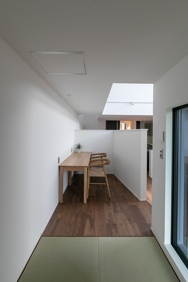 ビー・エル・ビルド　ビルド一級建築士事務所 【4000万円以上/65坪/ビルトインガレージ/車2台/屋上/間取り図】間口の狭い縦長の土地を活かす3階建て住宅の建築実例画像4