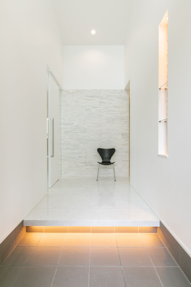 ビー・エル・ビルド　ビルド一級建築士事務所 【4000万円以上/59.1坪/平屋/ビルトインガレージ/車2台/間取り図】内に広がる開放感。モダン建築な注文住宅の建築実例画像9