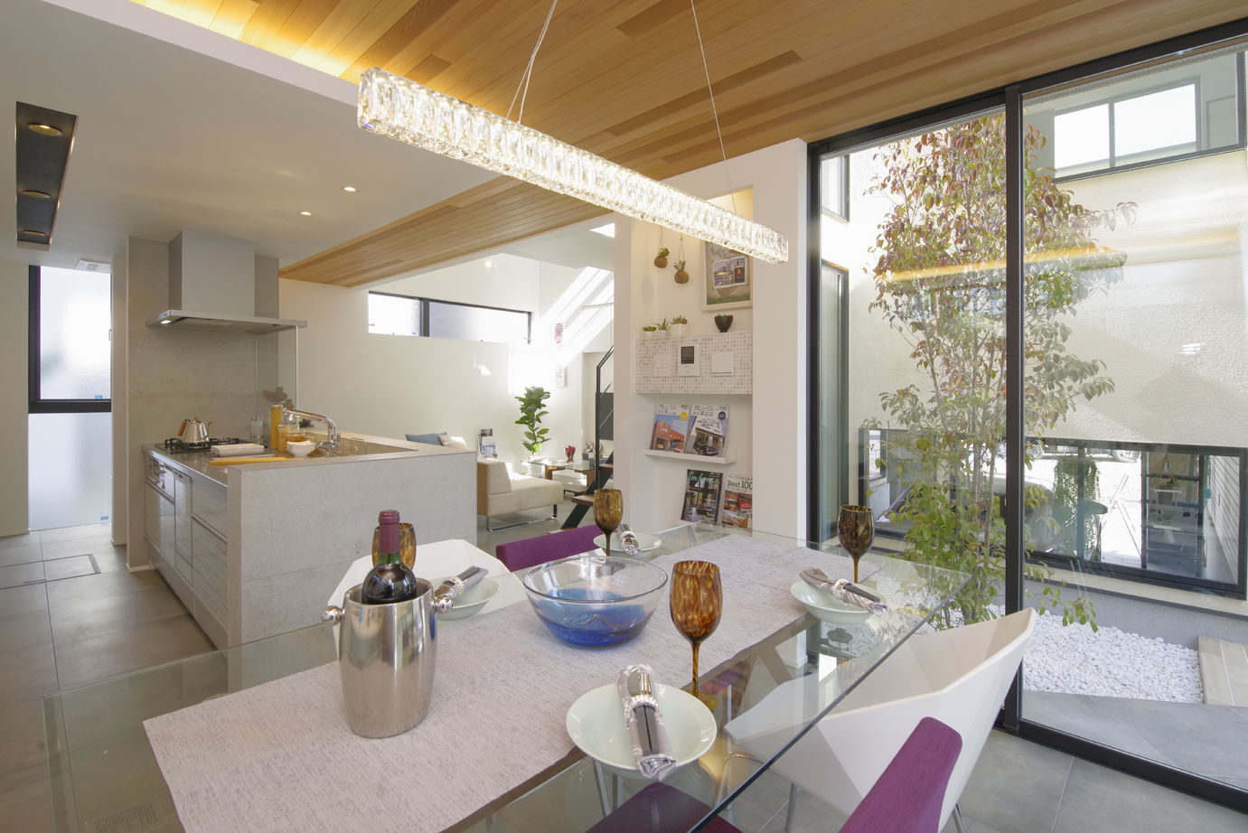 ビー・エル・ビルド　ビルド一級建築士事務所 【2000万円台/34.9坪/ビルトインガレージ/吹き抜け/間取り図】家族と空間を明るく繋ぐ中庭が真ん中にある家の建築実例画像7