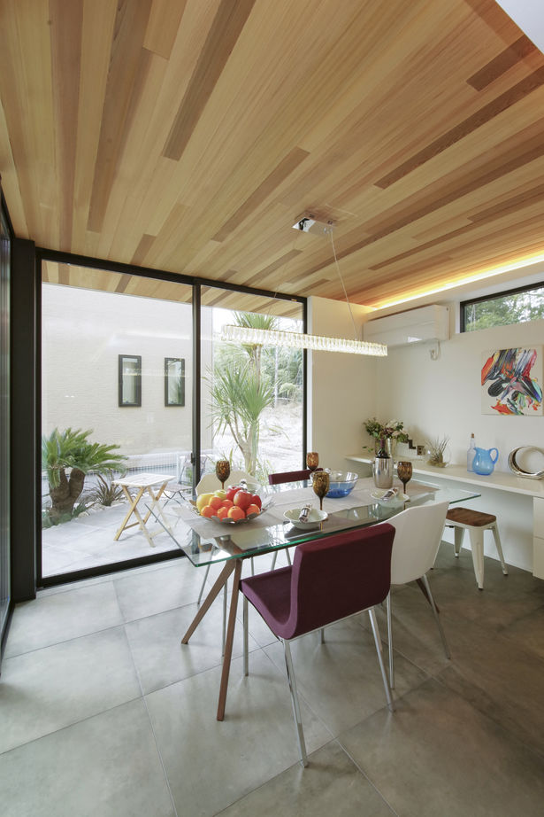 ビー・エル・ビルド　ビルド一級建築士事務所 【2000万円台/34.9坪/ビルトインガレージ/吹き抜け/間取り図】家族と空間を明るく繋ぐ中庭が真ん中にある家の建築実例画像8