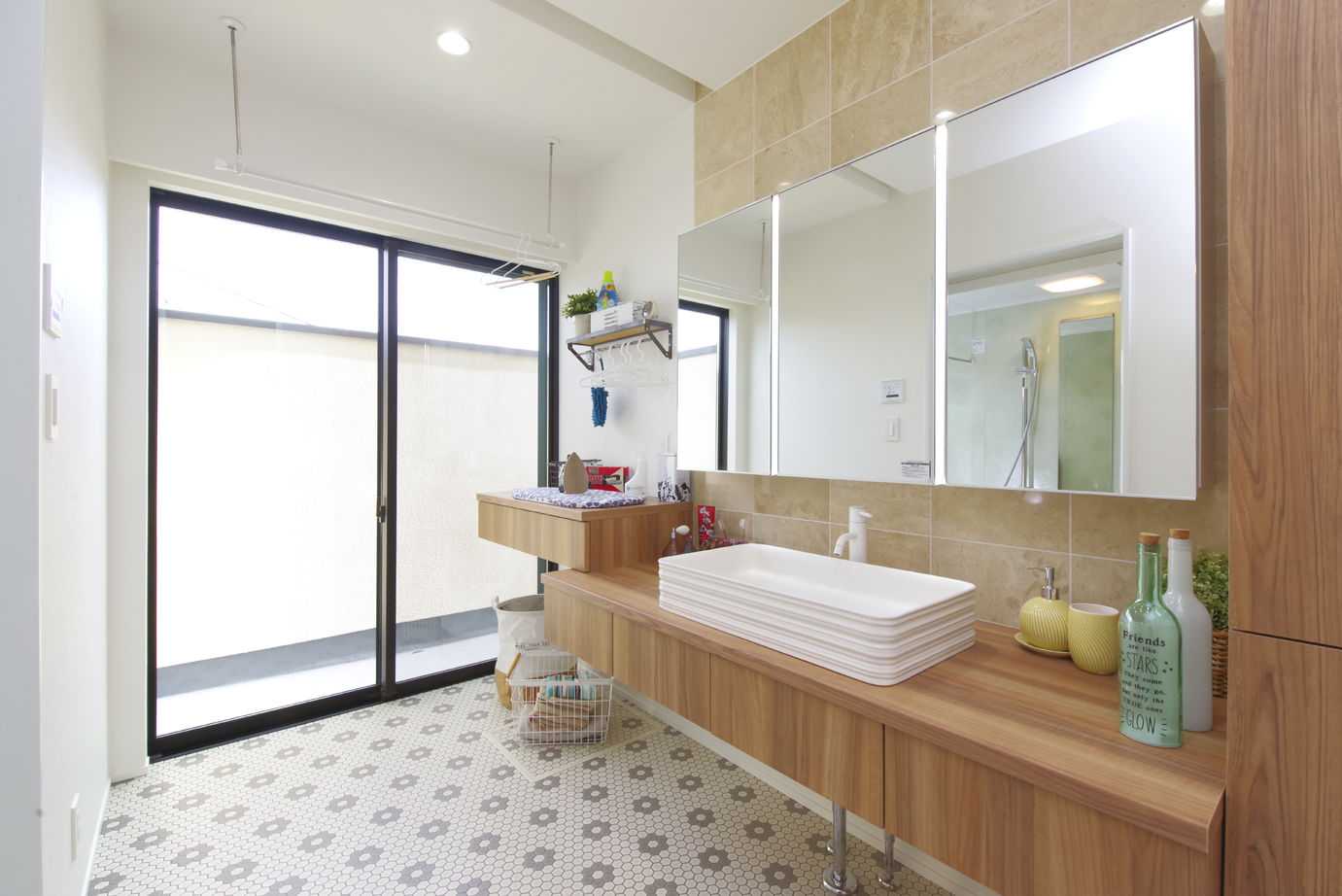 ビー・エル・ビルド　ビルド一級建築士事務所 【2000万円台/34.9坪/ビルトインガレージ/吹き抜け/間取り図】家族と空間を明るく繋ぐ中庭が真ん中にある家の建築実例画像10